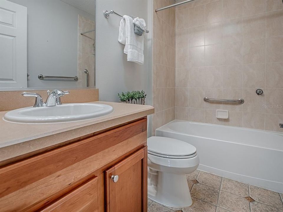 На продажу: $409,900 (3 спален, 2 ванн, 1861 Квадратных фут)