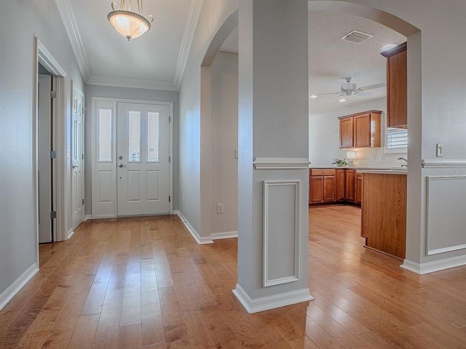 На продажу: $409,900 (3 спален, 2 ванн, 1861 Квадратных фут)