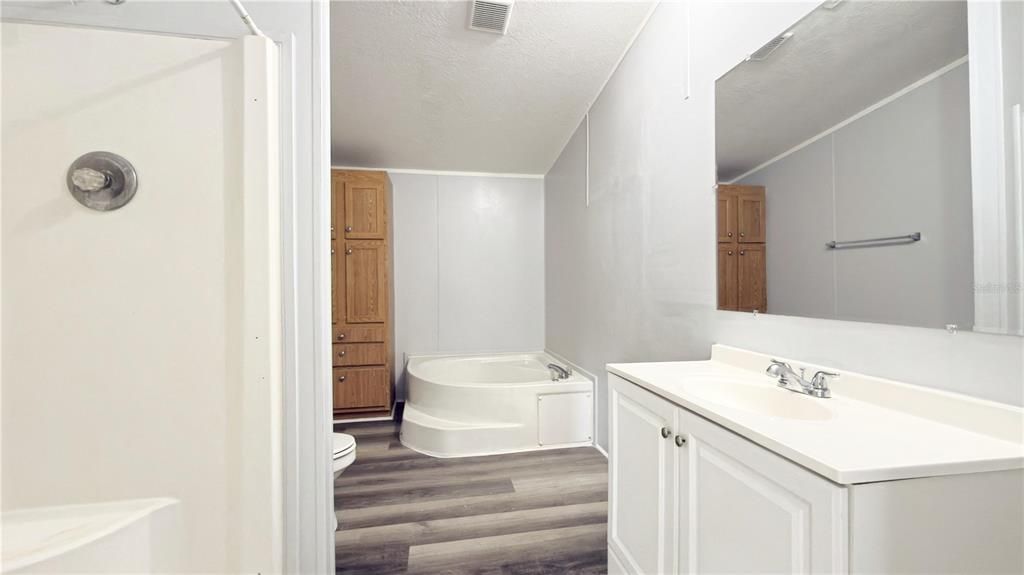 En Venta: $250,000 (3 camas, 2 baños, 1404 Pies cuadrados)