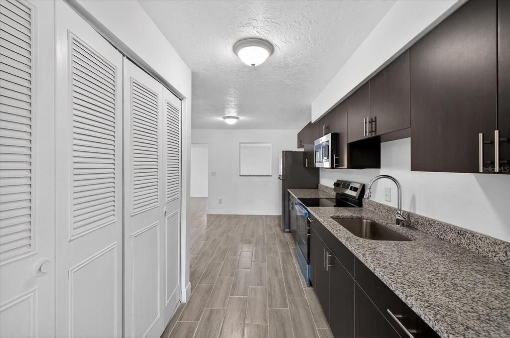 For Sale: $289,900 (3 beds, 2 baths, 1358 Square Feet)