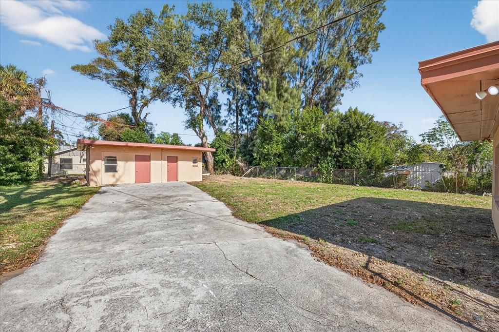 For Sale: $289,900 (3 beds, 2 baths, 1358 Square Feet)