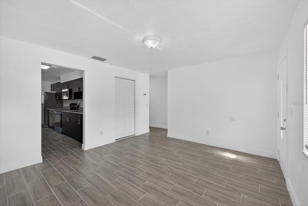 For Sale: $289,900 (3 beds, 2 baths, 1358 Square Feet)