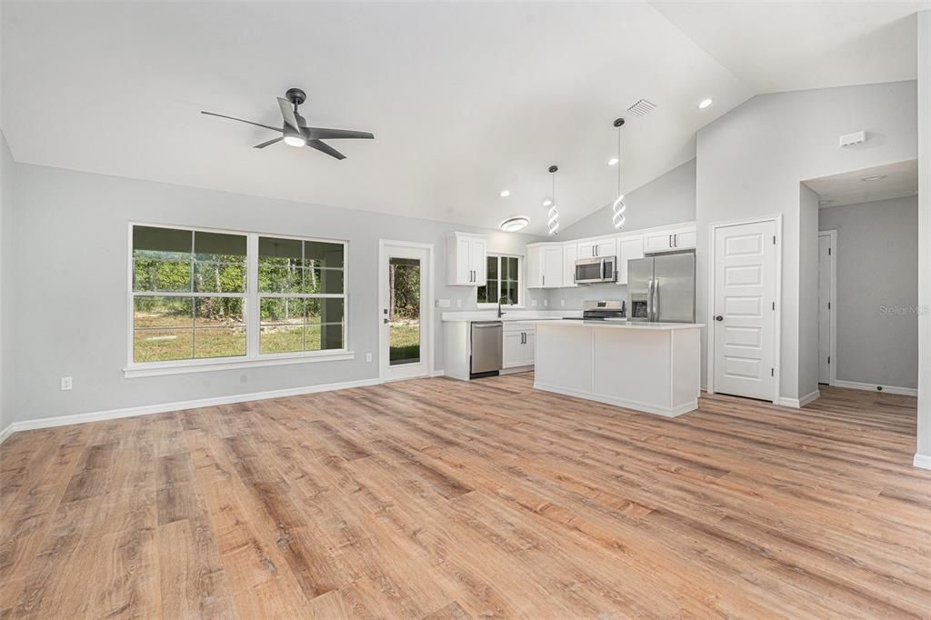 待售: $274,000 (3 贝兹, 2 浴室, 1449 平方英尺)