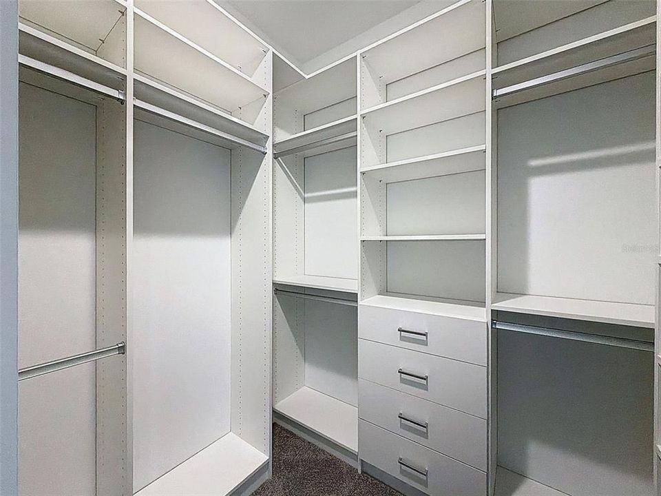 待售: $549,900 (4 贝兹, 3 浴室, 2528 平方英尺)