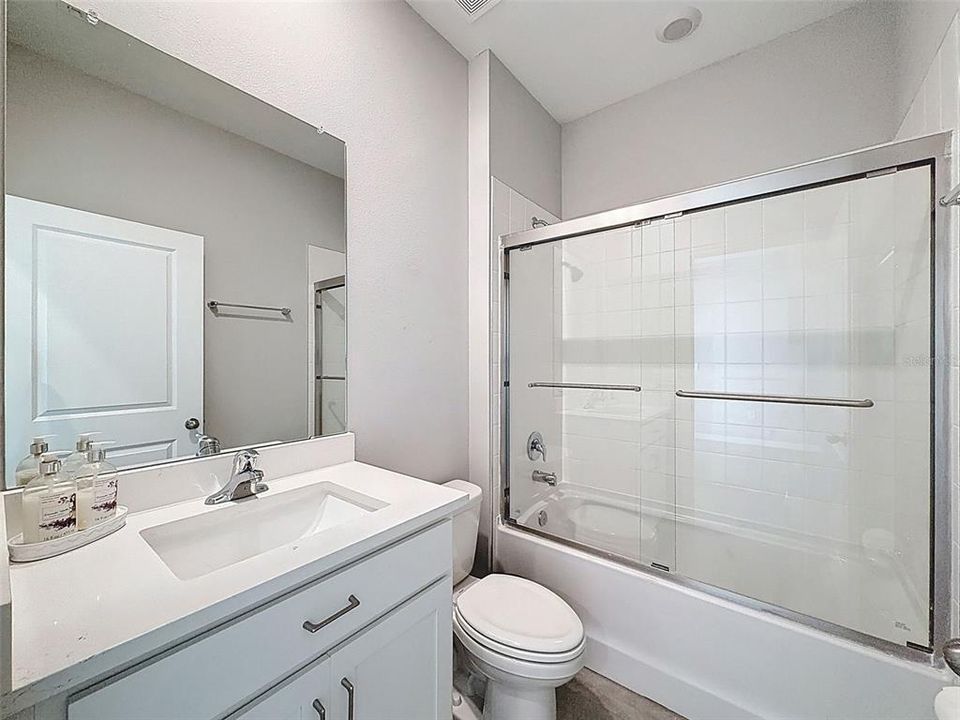 待售: $549,900 (4 贝兹, 3 浴室, 2528 平方英尺)