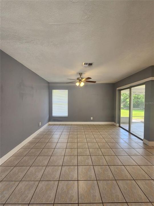 For Rent: $1,625 (3 beds, 2 baths, 1293 Square Feet)
