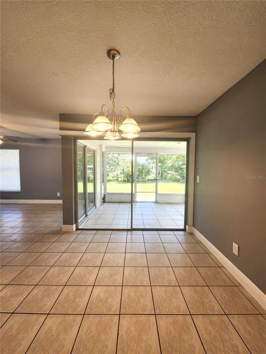 For Rent: $1,625 (3 beds, 2 baths, 1293 Square Feet)