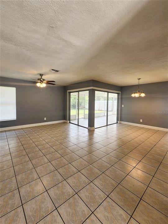 For Rent: $1,625 (3 beds, 2 baths, 1293 Square Feet)