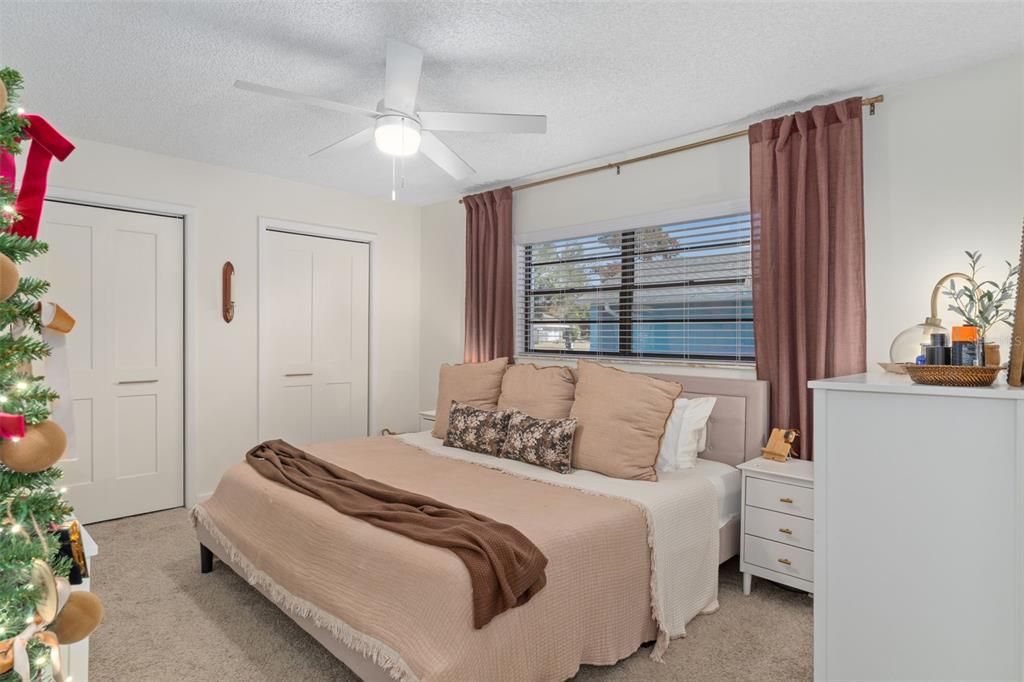 For Sale: $265,000 (2 beds, 2 baths, 1274 Square Feet)