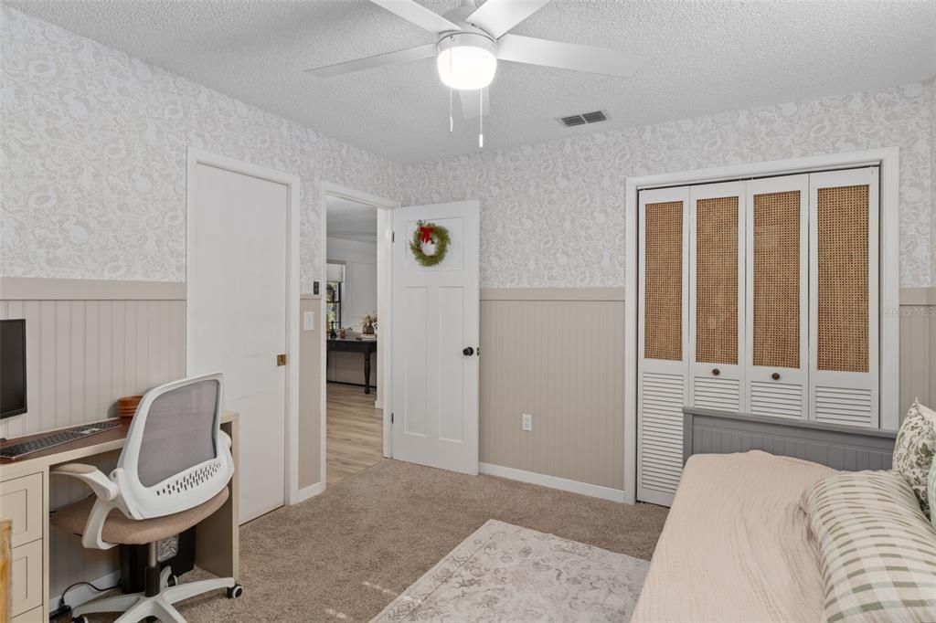 For Sale: $265,000 (2 beds, 2 baths, 1274 Square Feet)