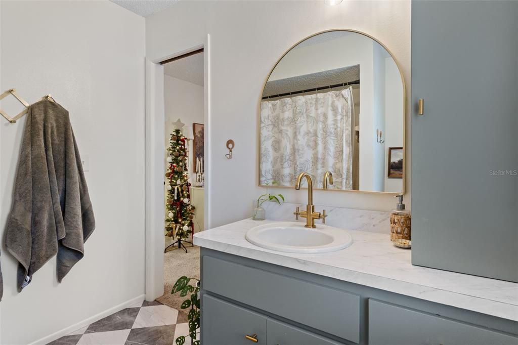 For Sale: $265,000 (2 beds, 2 baths, 1274 Square Feet)