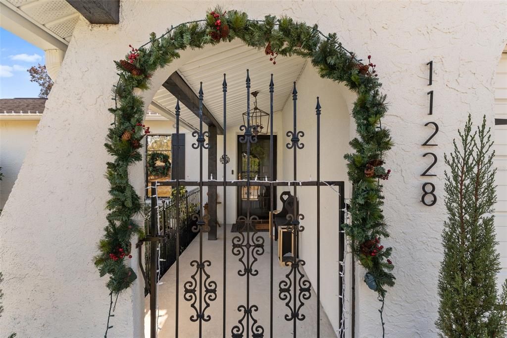 For Sale: $265,000 (2 beds, 2 baths, 1274 Square Feet)