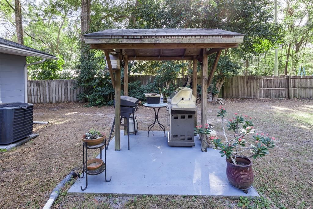 For Sale: $374,000 (4 beds, 2 baths, 1570 Square Feet)