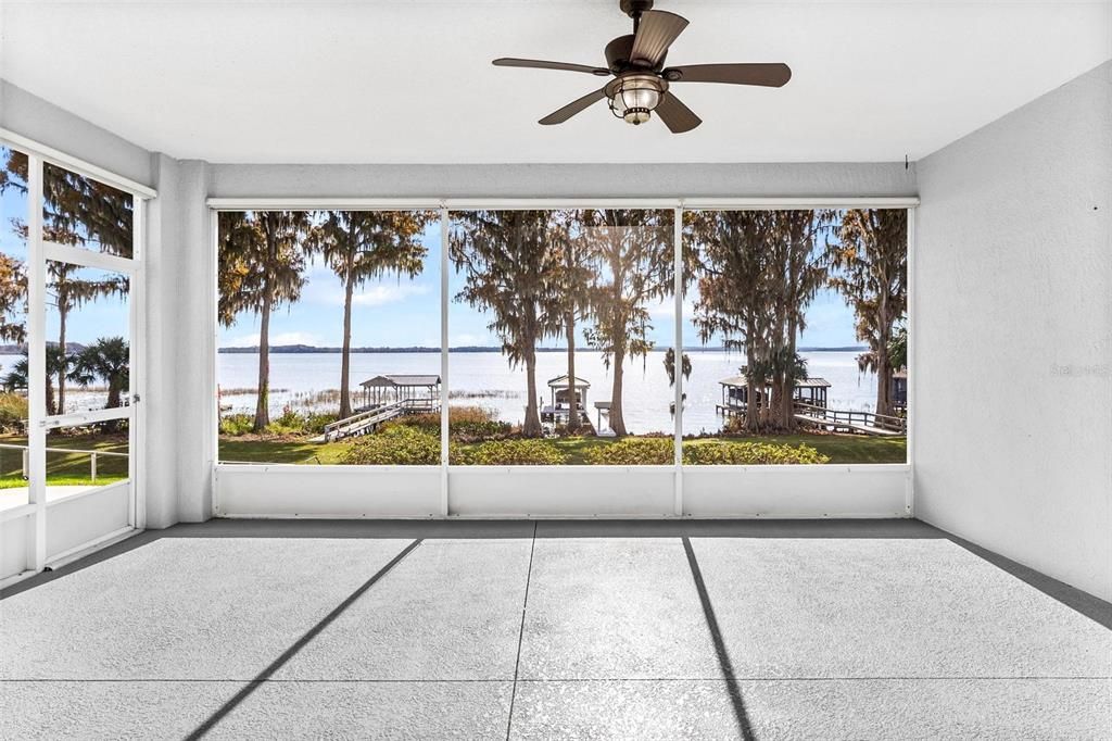 En Venta: $735,000 (3 camas, 2 baños, 2225 Pies cuadrados)