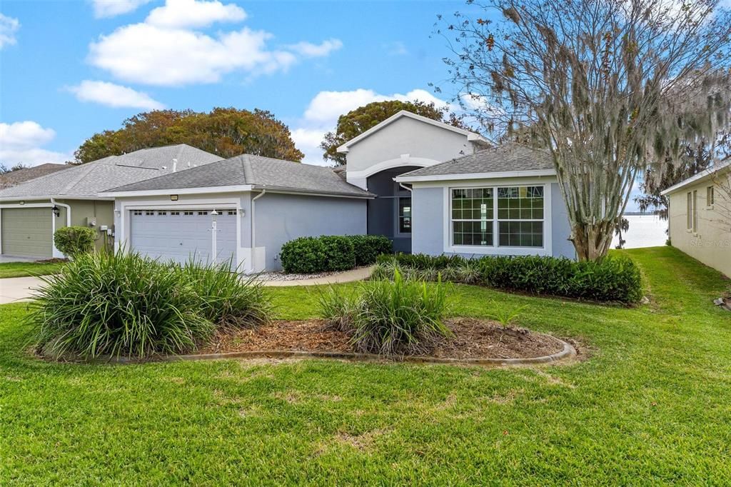 En Venta: $735,000 (3 camas, 2 baños, 2225 Pies cuadrados)