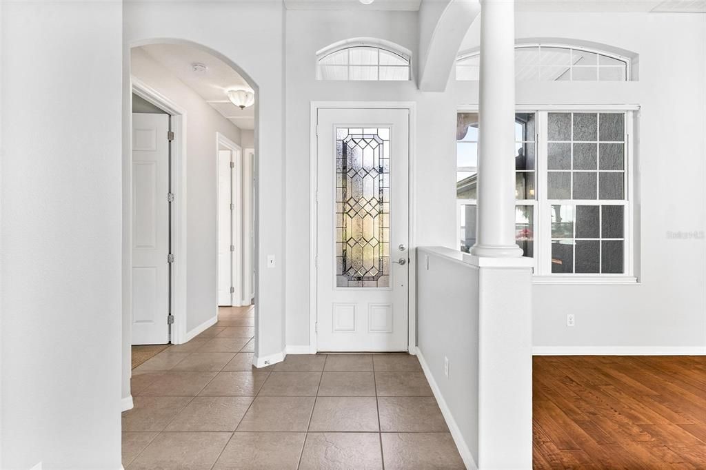 En Venta: $735,000 (3 camas, 2 baños, 2225 Pies cuadrados)