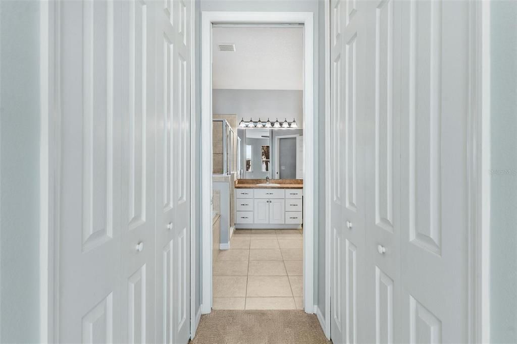 En Venta: $735,000 (3 camas, 2 baños, 2225 Pies cuadrados)