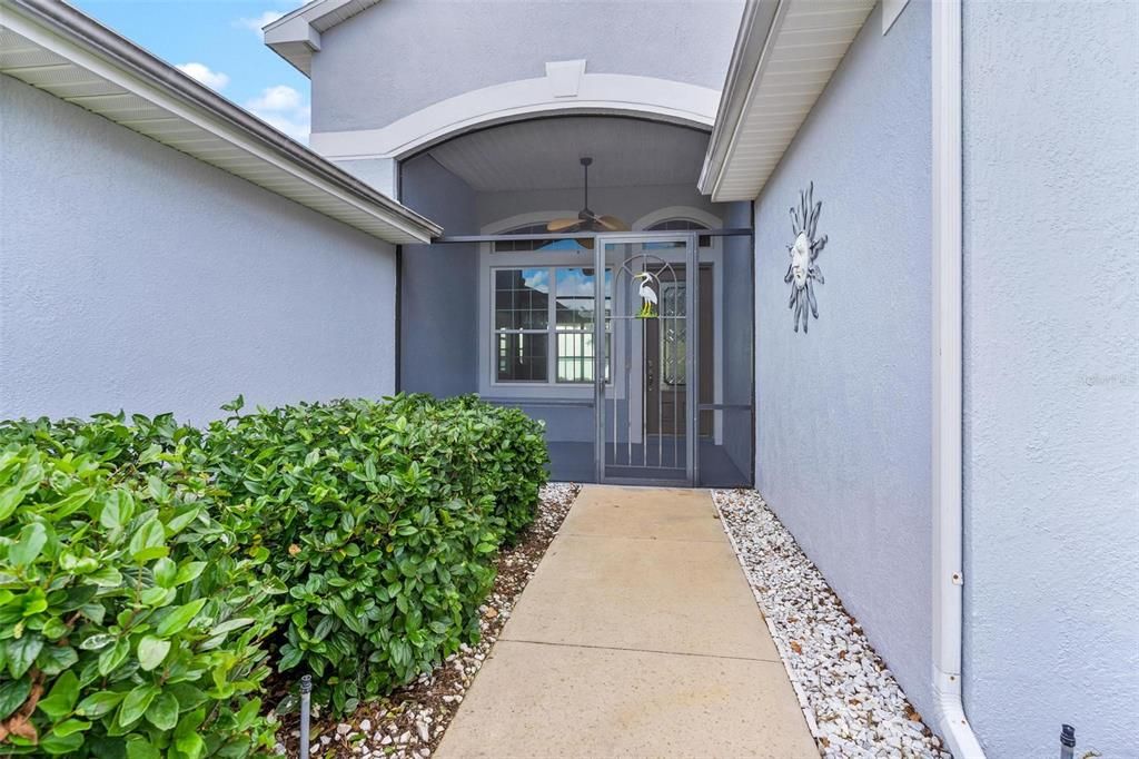 En Venta: $735,000 (3 camas, 2 baños, 2225 Pies cuadrados)