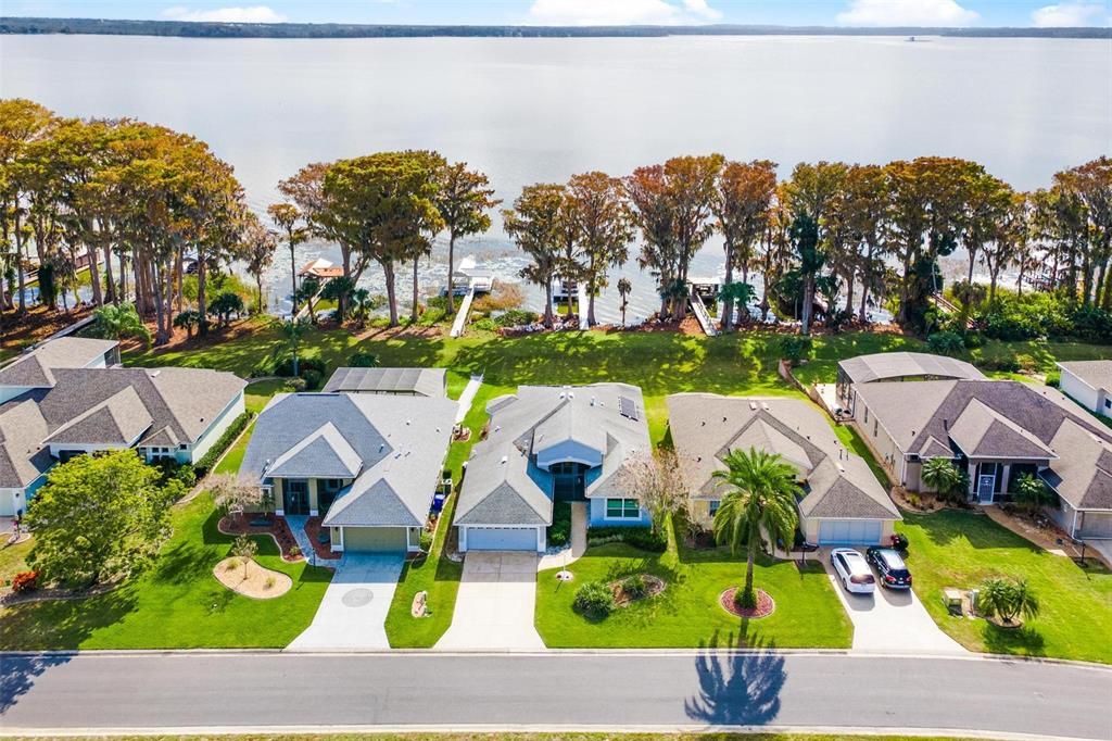 En Venta: $735,000 (3 camas, 2 baños, 2225 Pies cuadrados)