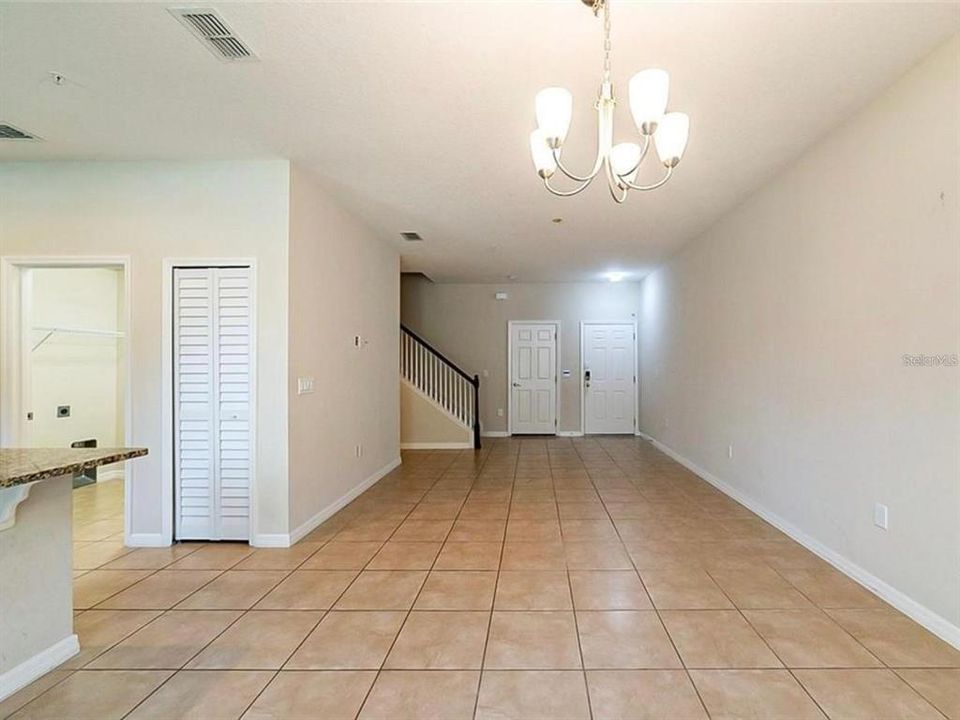 For Rent: $1,950 (3 beds, 2 baths, 1550 Square Feet)