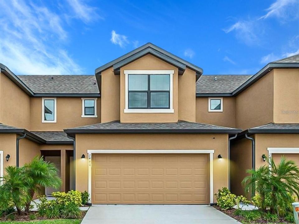 For Rent: $1,950 (3 beds, 2 baths, 1550 Square Feet)