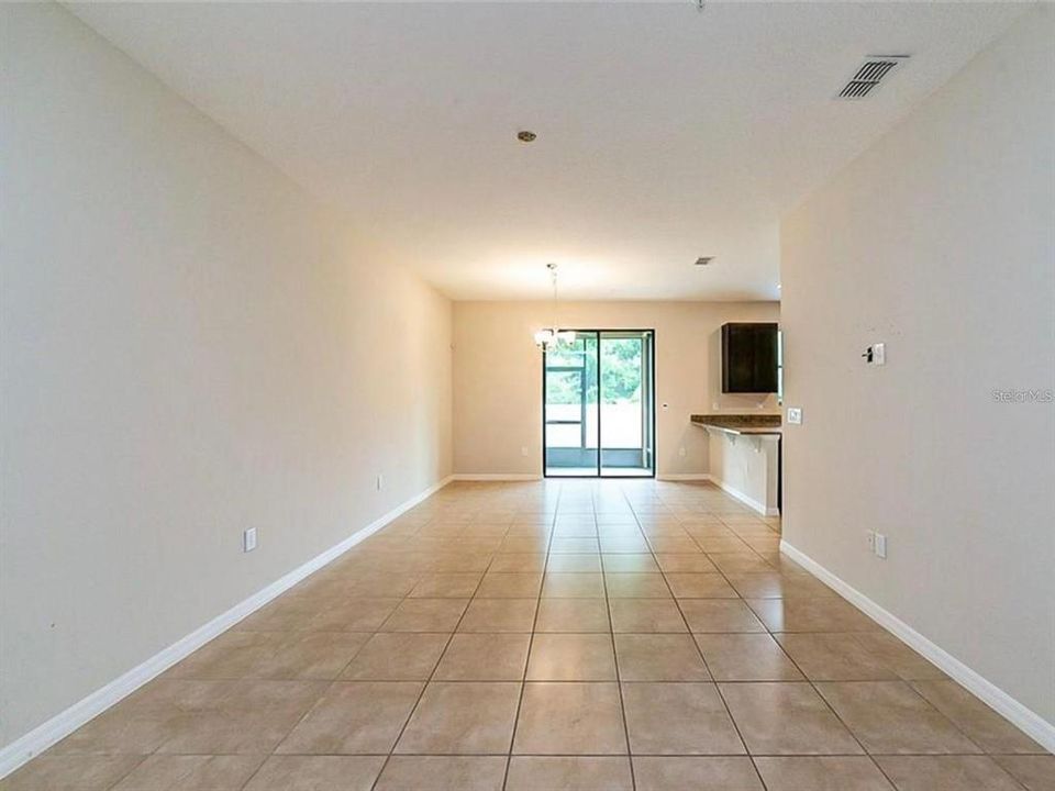 For Rent: $1,950 (3 beds, 2 baths, 1550 Square Feet)