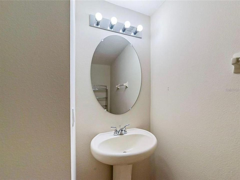 For Rent: $1,950 (3 beds, 2 baths, 1550 Square Feet)