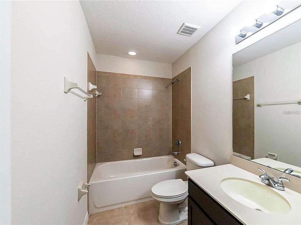 For Rent: $1,950 (3 beds, 2 baths, 1550 Square Feet)