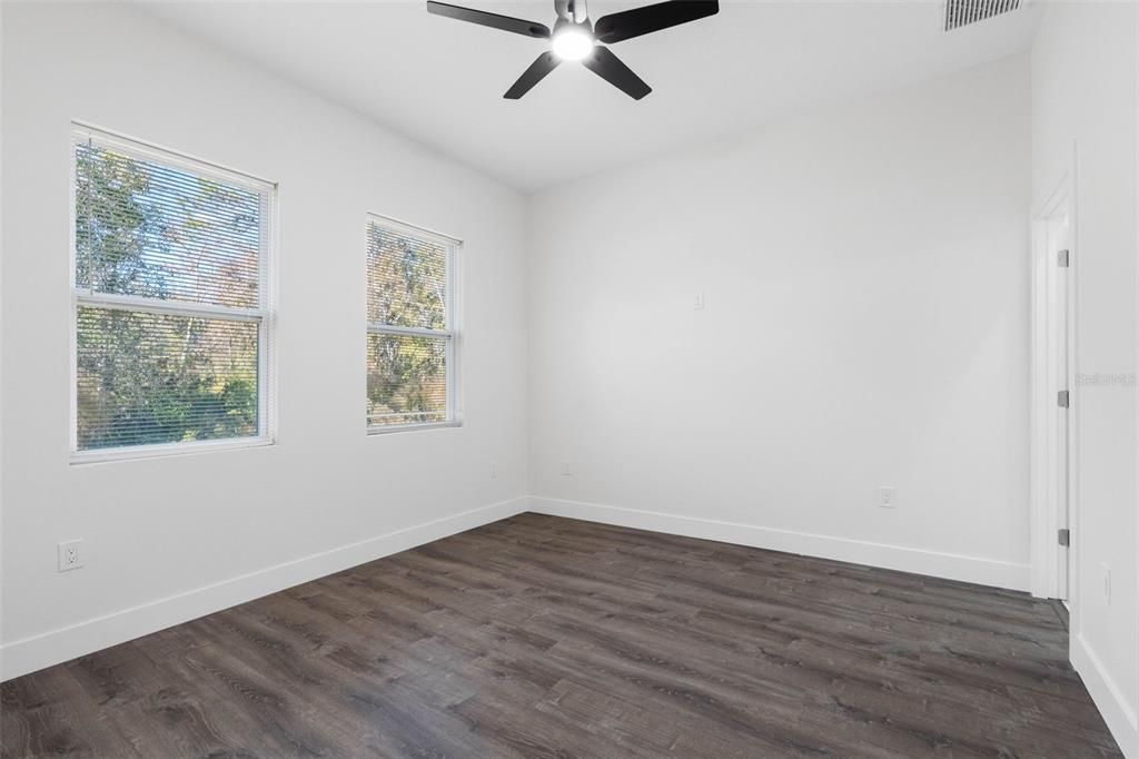 待售: $339,000 (2 贝兹, 2 浴室, 1200 平方英尺)