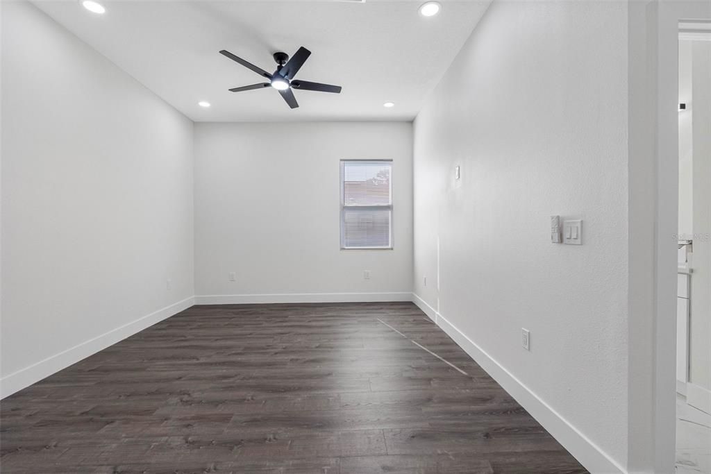 待售: $339,000 (2 贝兹, 2 浴室, 1200 平方英尺)