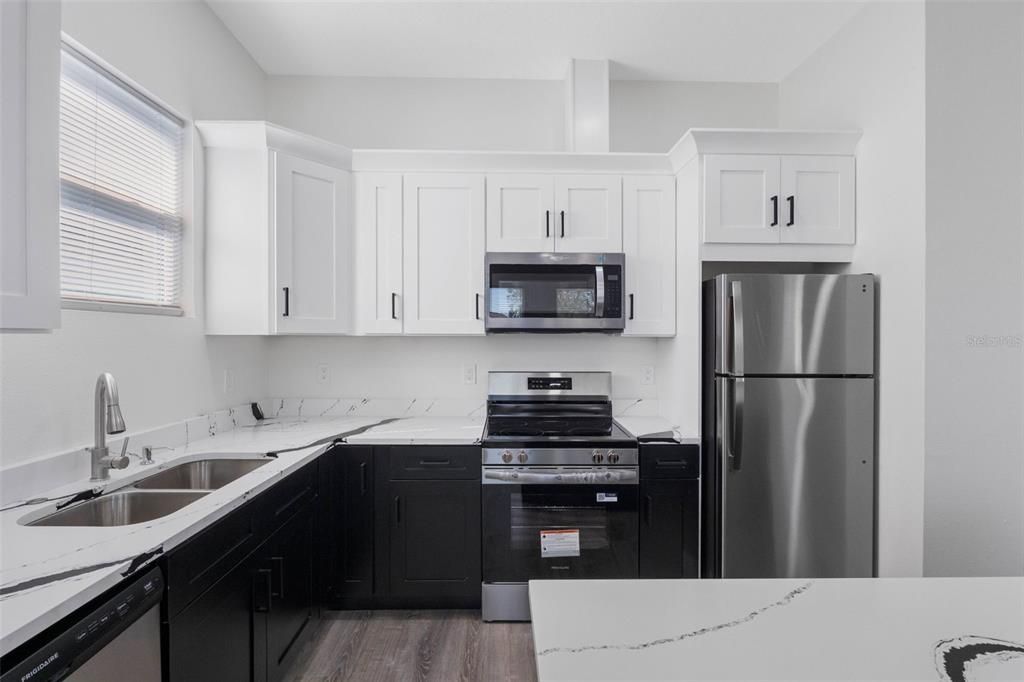 待售: $339,000 (2 贝兹, 2 浴室, 1200 平方英尺)