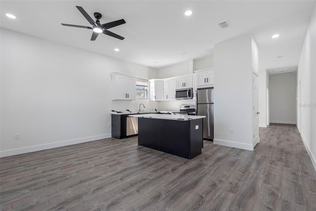 待售: $339,000 (2 贝兹, 2 浴室, 1200 平方英尺)