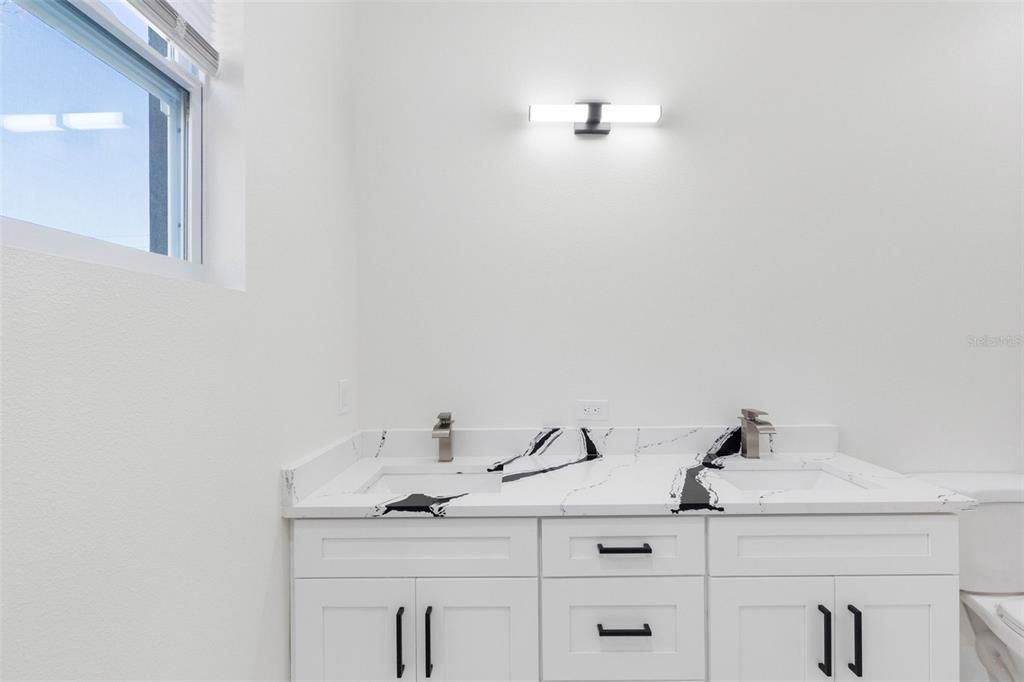 待售: $339,000 (2 贝兹, 2 浴室, 1200 平方英尺)