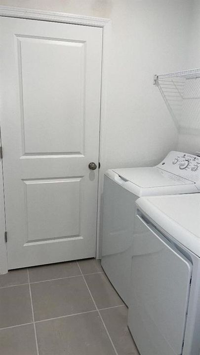 В аренду: $2,200 (4 спален, 2 ванн, 1845 Квадратных фут)