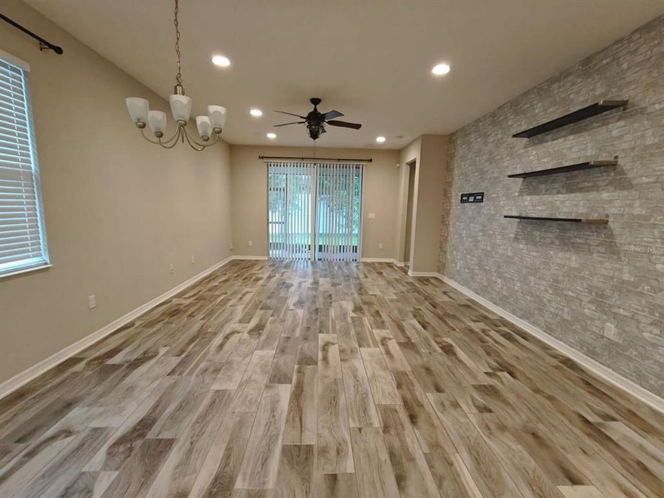 For Rent: $2,899 (4 beds, 2 baths, 2112 Square Feet)