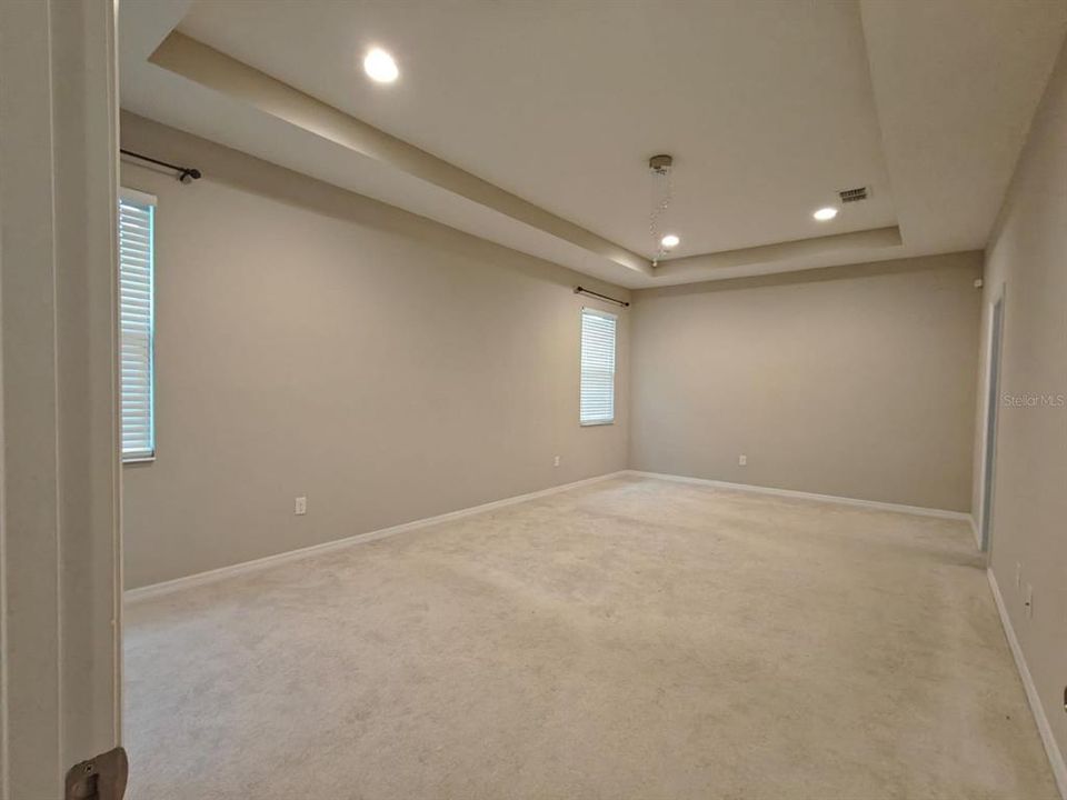 For Rent: $2,899 (4 beds, 2 baths, 2112 Square Feet)