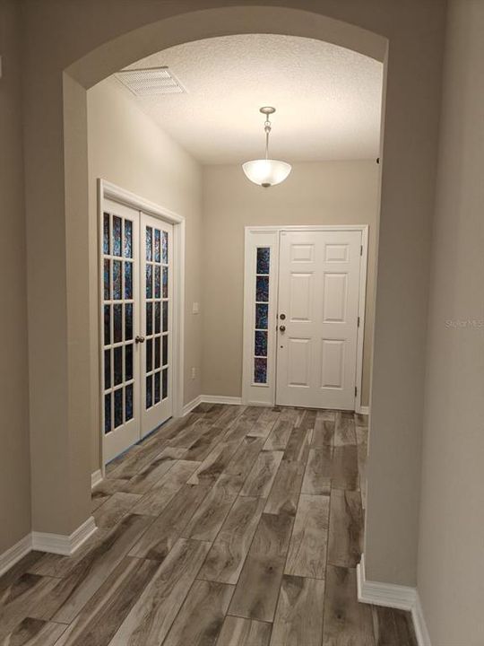 For Rent: $2,899 (4 beds, 2 baths, 2112 Square Feet)