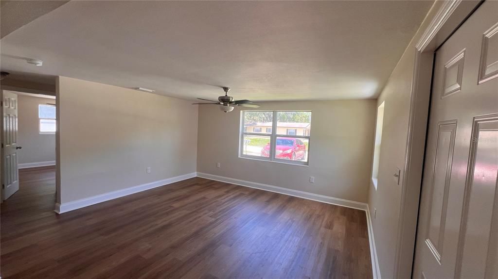 待售: $569,000 (4 贝兹, 0 浴室, 1536 平方英尺)