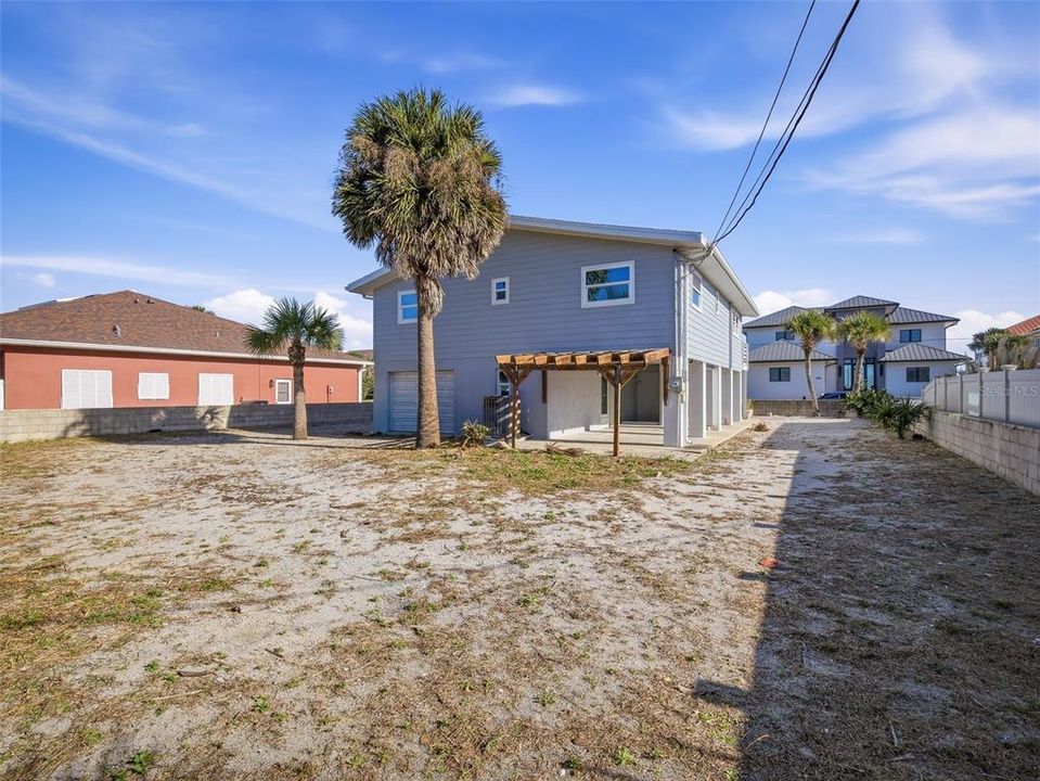 For Sale: $1,100,000 (3 beds, 2 baths, 1885 Square Feet)