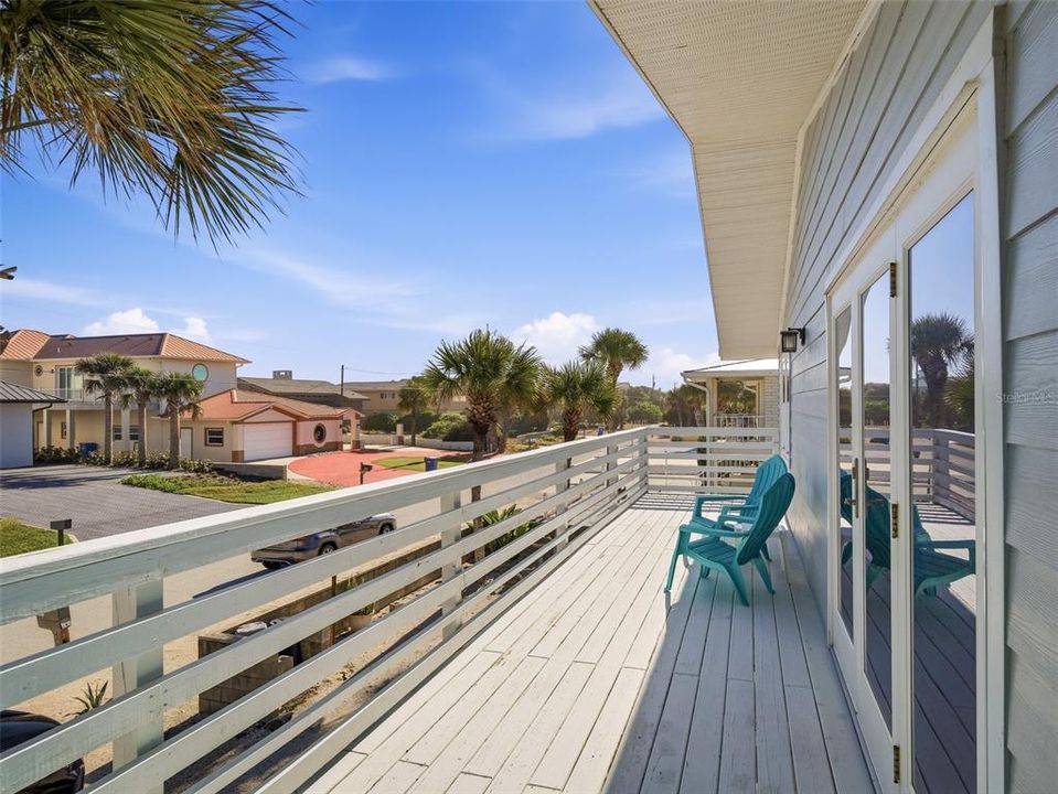 For Sale: $1,100,000 (3 beds, 2 baths, 1885 Square Feet)