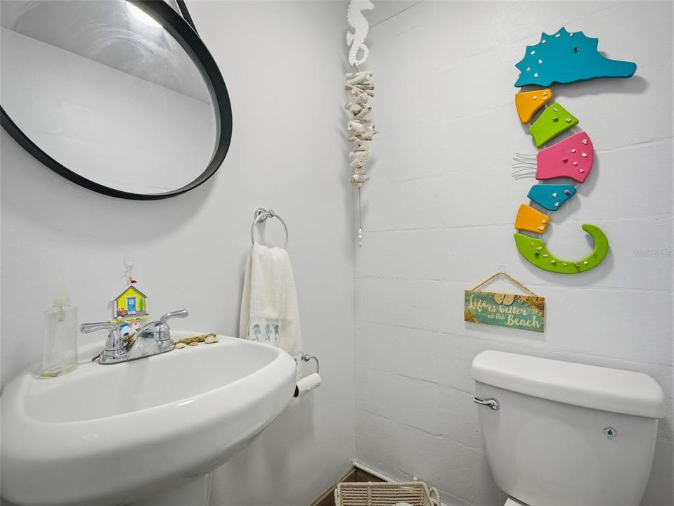 For Sale: $1,100,000 (3 beds, 2 baths, 1885 Square Feet)