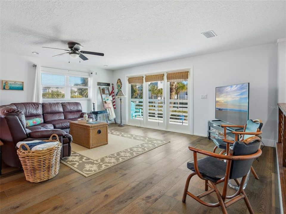 For Sale: $1,100,000 (3 beds, 2 baths, 1885 Square Feet)