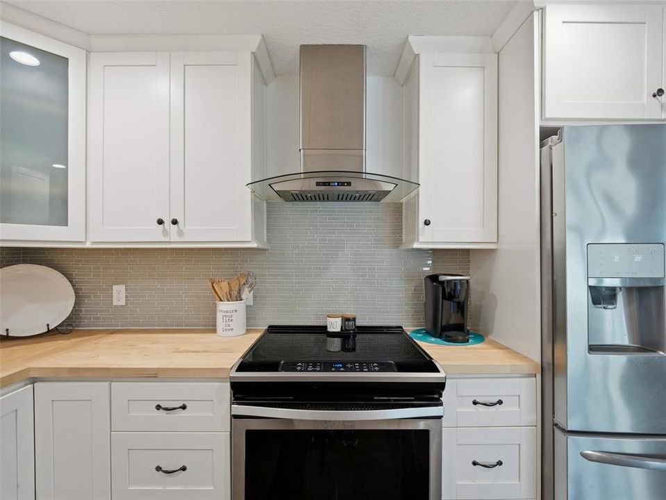 For Sale: $1,100,000 (3 beds, 2 baths, 1885 Square Feet)