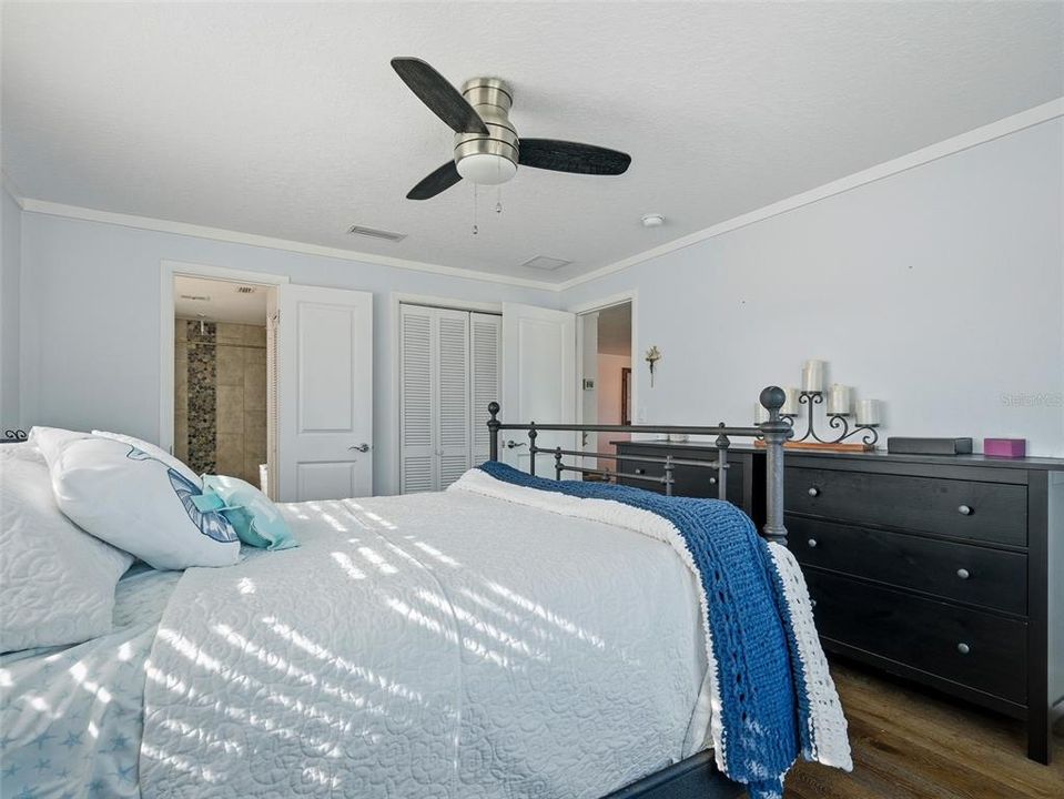 For Sale: $1,100,000 (3 beds, 2 baths, 1885 Square Feet)