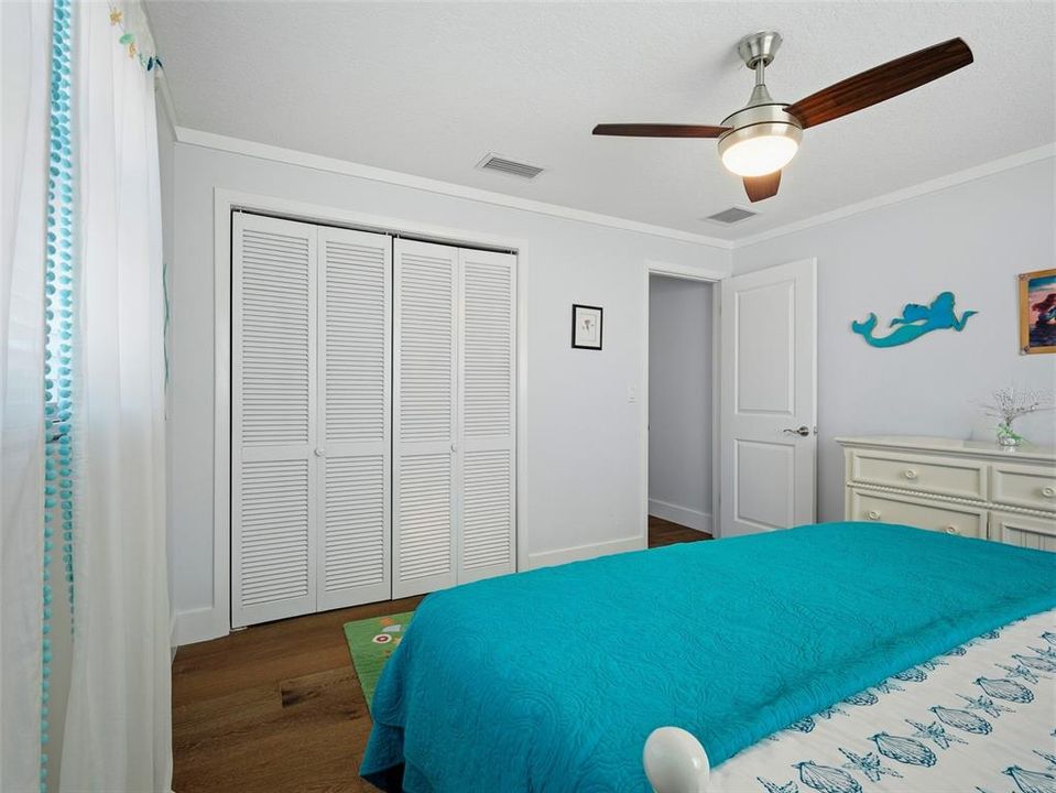 For Sale: $1,100,000 (3 beds, 2 baths, 1885 Square Feet)