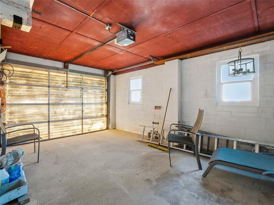 For Sale: $1,100,000 (3 beds, 2 baths, 1885 Square Feet)