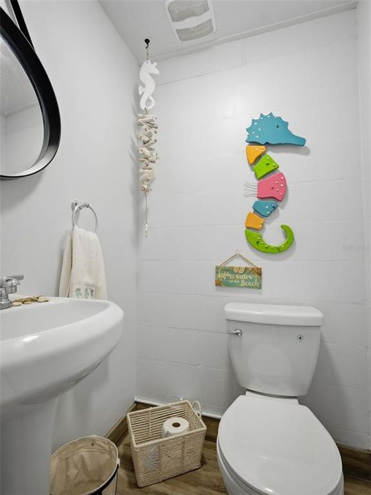 For Sale: $1,100,000 (3 beds, 2 baths, 1885 Square Feet)