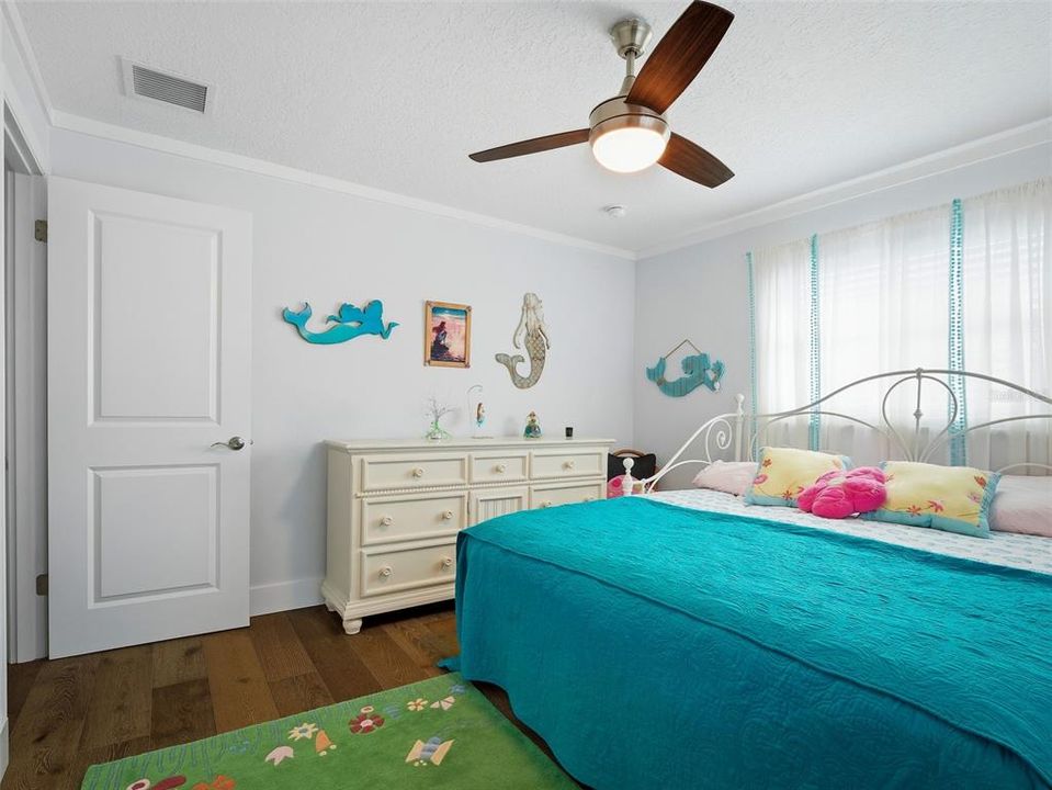 For Sale: $1,100,000 (3 beds, 2 baths, 1885 Square Feet)