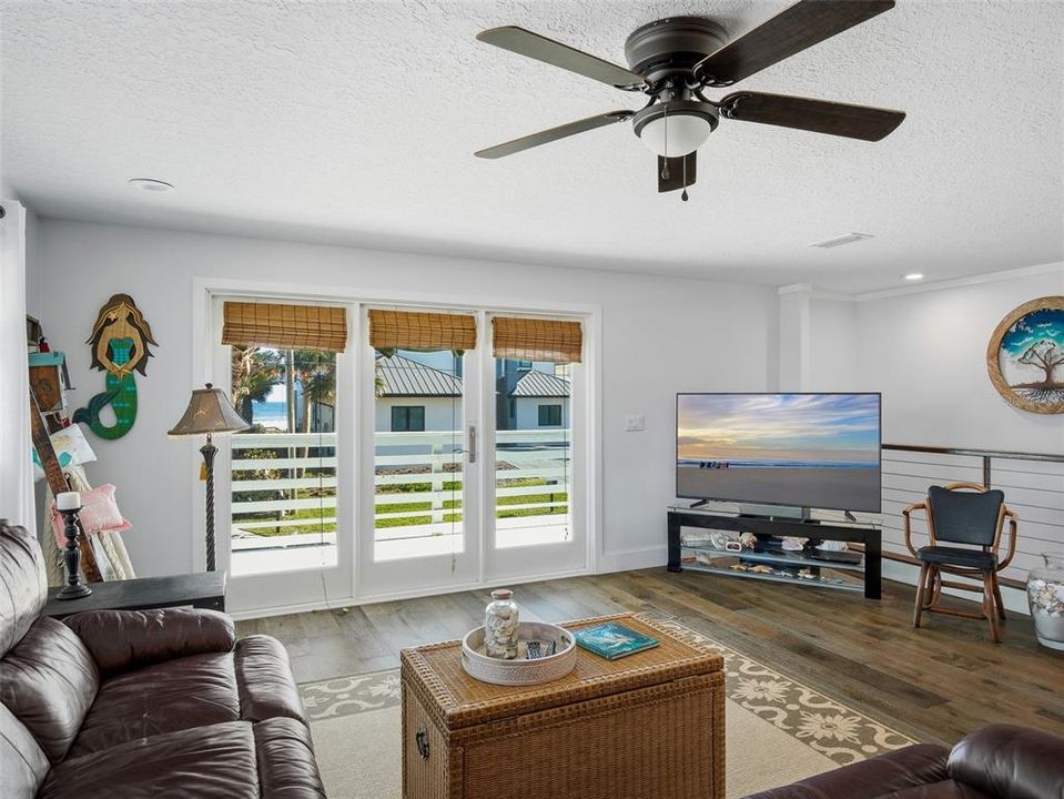 For Sale: $1,100,000 (3 beds, 2 baths, 1885 Square Feet)