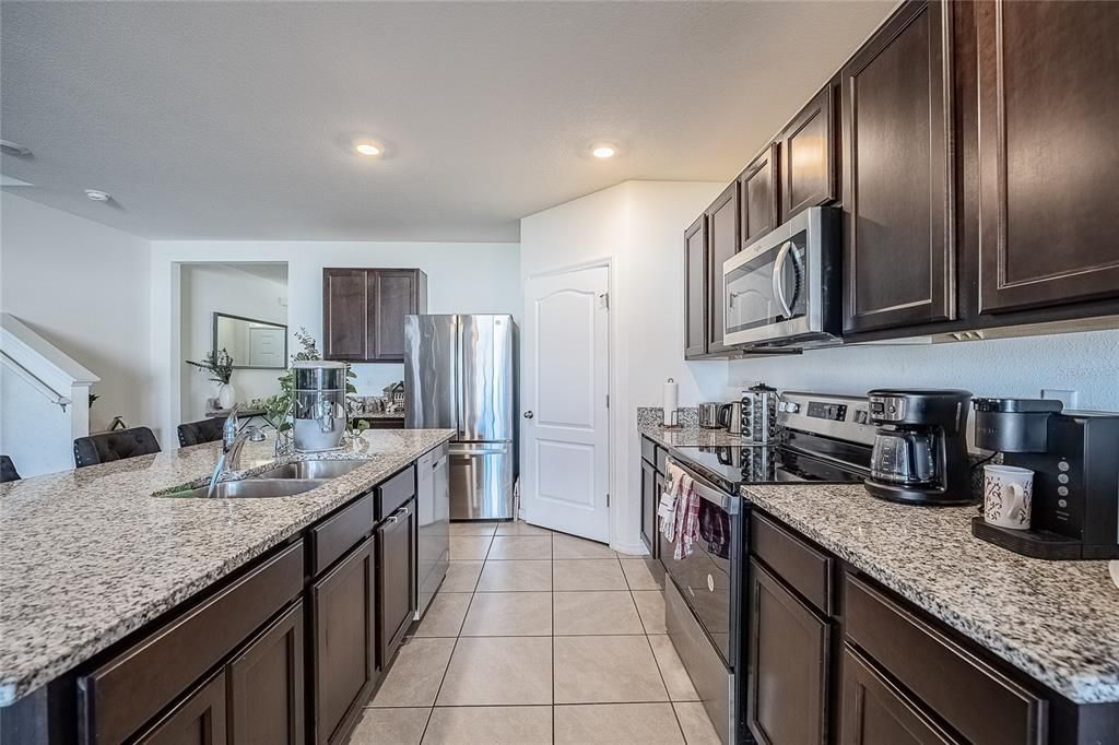 For Rent: $2,850 (5 beds, 3 baths, 2609 Square Feet)